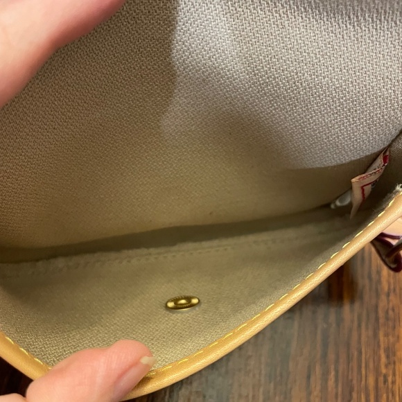 Dooney & Bourke signature wristlet soft green - Picture 7 of 10